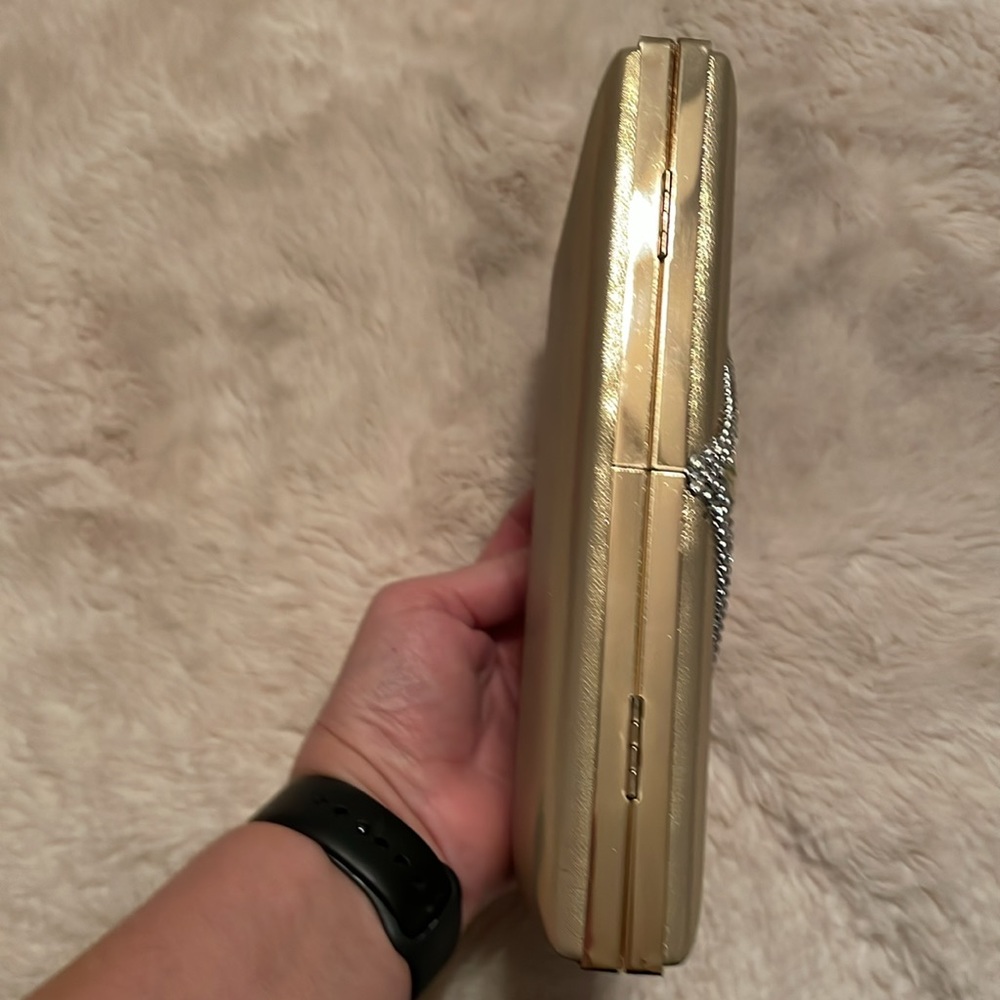 Nina’s Collection Canada gold clutch with chain NWT. - Picture 5 of 13